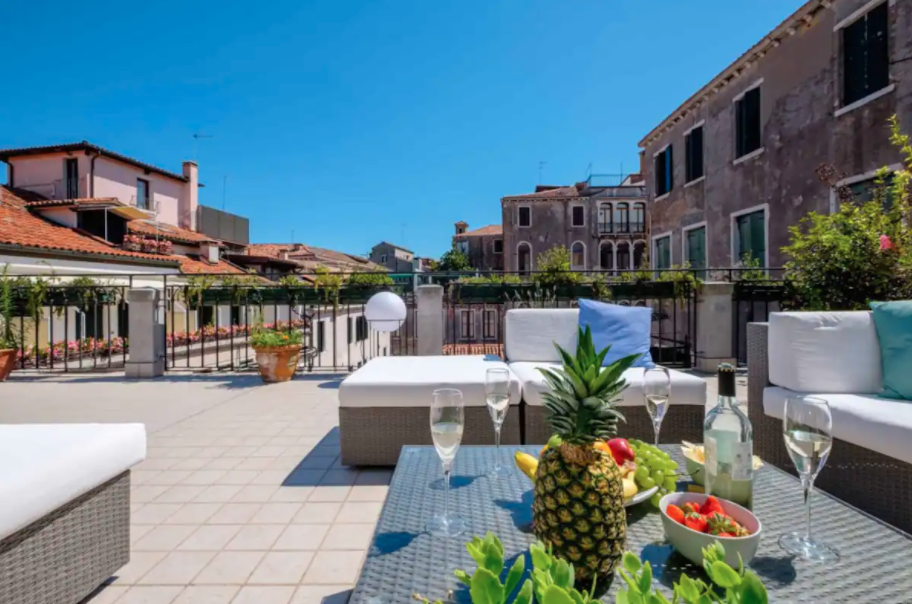 Superbe terrasse Saint Marc