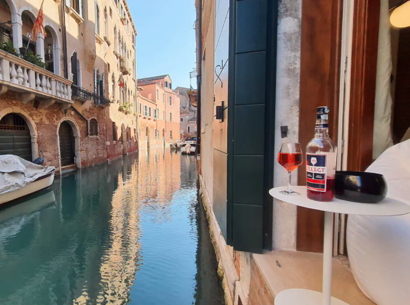 canal-view-venice-3